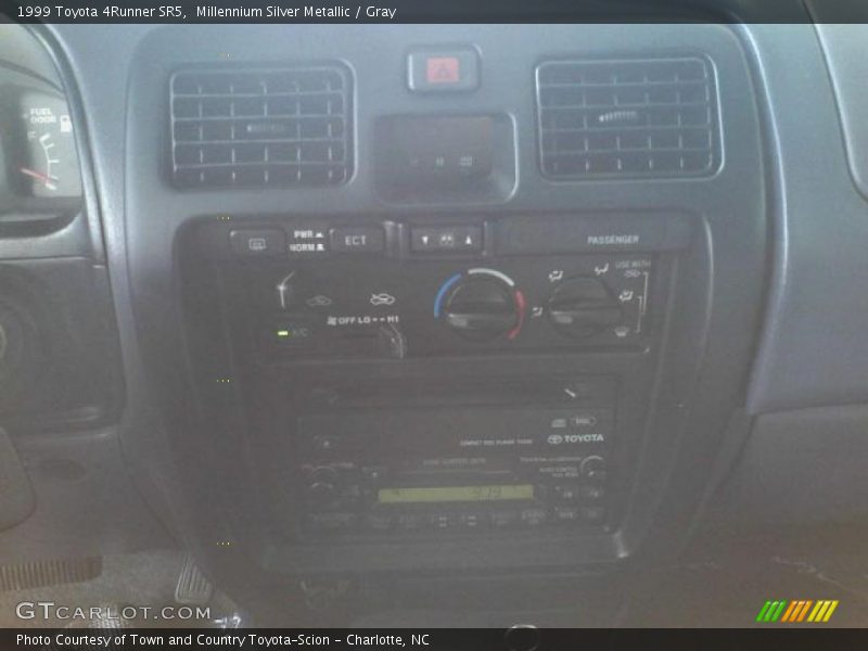 Millennium Silver Metallic / Gray 1999 Toyota 4Runner SR5