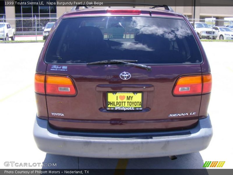 Napa Burgundy Pearl / Oak Beige 1999 Toyota Sienna LE