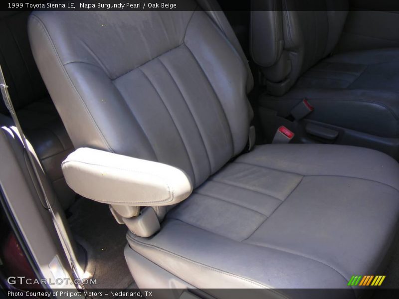 Napa Burgundy Pearl / Oak Beige 1999 Toyota Sienna LE
