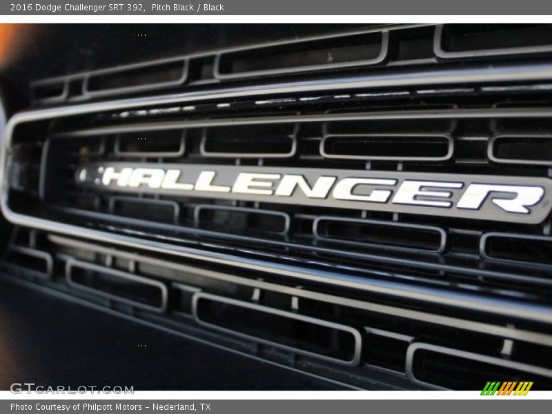 Pitch Black / Black 2016 Dodge Challenger SRT 392