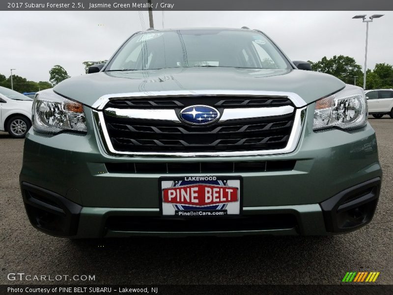 Jasmine Green Metallic / Gray 2017 Subaru Forester 2.5i