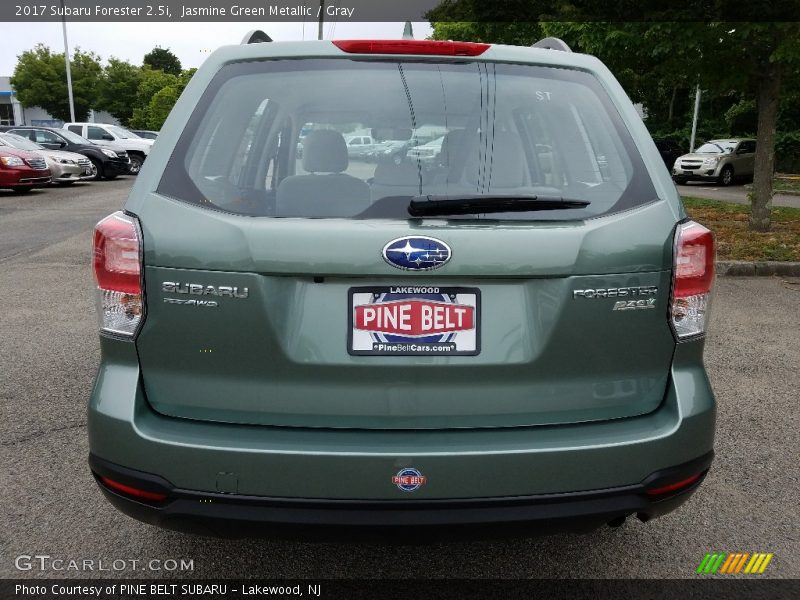 Jasmine Green Metallic / Gray 2017 Subaru Forester 2.5i
