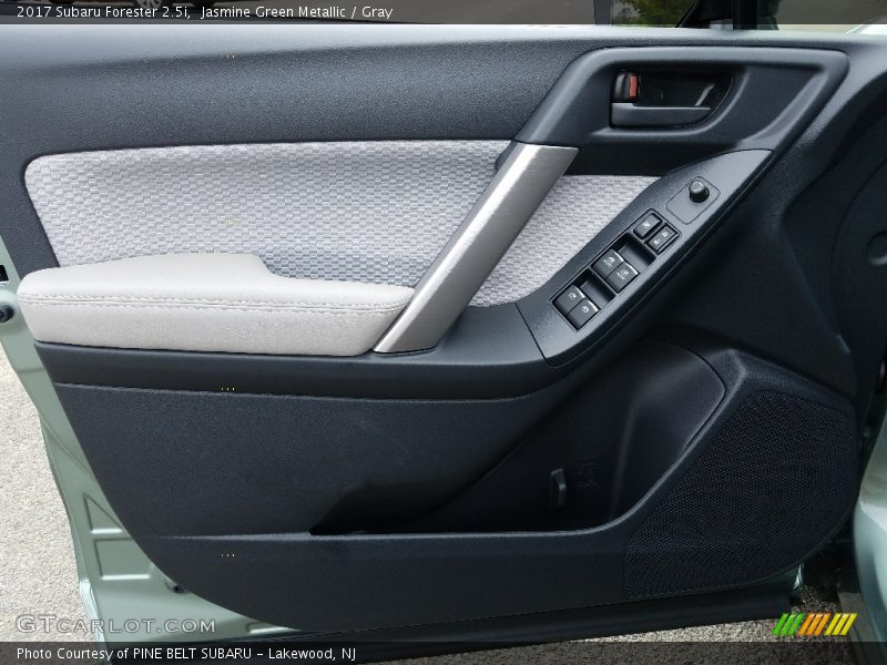 Jasmine Green Metallic / Gray 2017 Subaru Forester 2.5i
