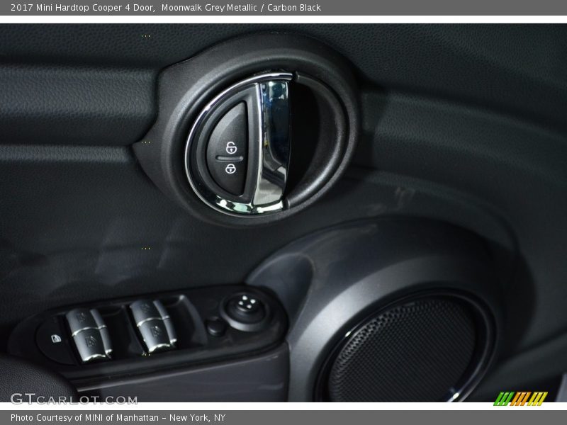 Moonwalk Grey Metallic / Carbon Black 2017 Mini Hardtop Cooper 4 Door