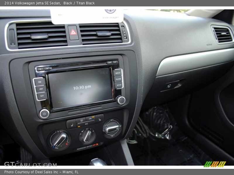 Black / Titan Black 2014 Volkswagen Jetta SE Sedan