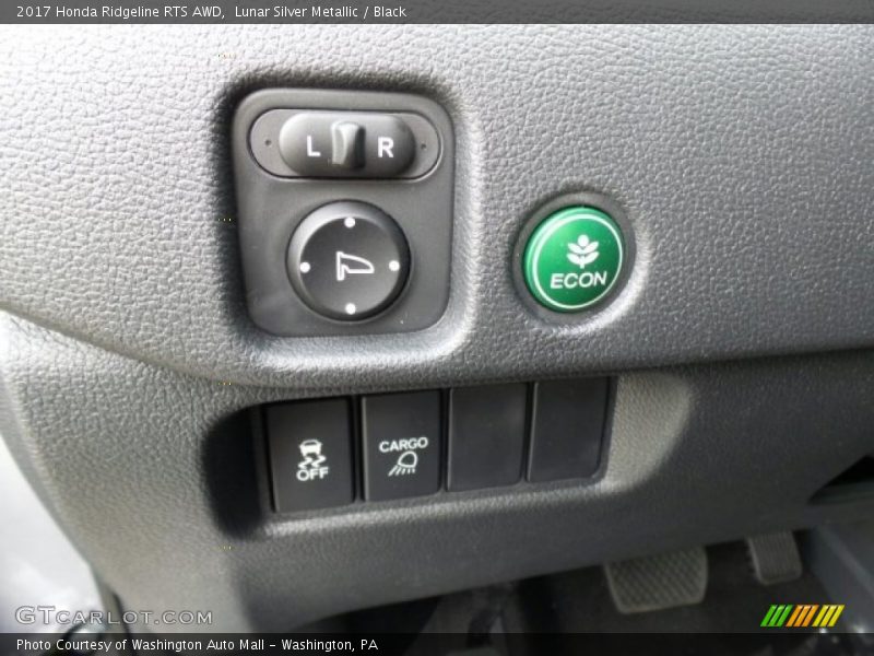 Controls of 2017 Ridgeline RTS AWD