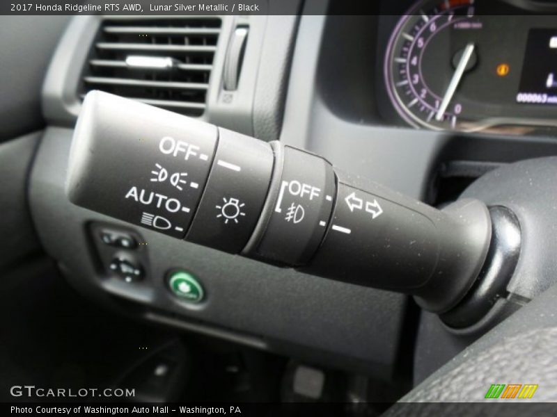 Controls of 2017 Ridgeline RTS AWD