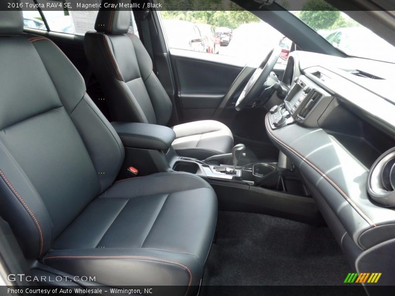 Magnetic Gray Metallic / Black 2016 Toyota RAV4 SE