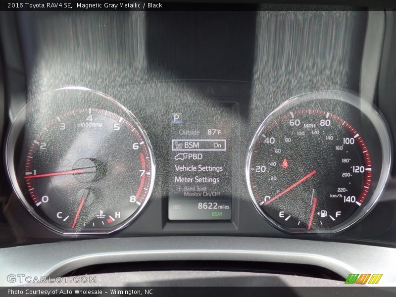 Magnetic Gray Metallic / Black 2016 Toyota RAV4 SE