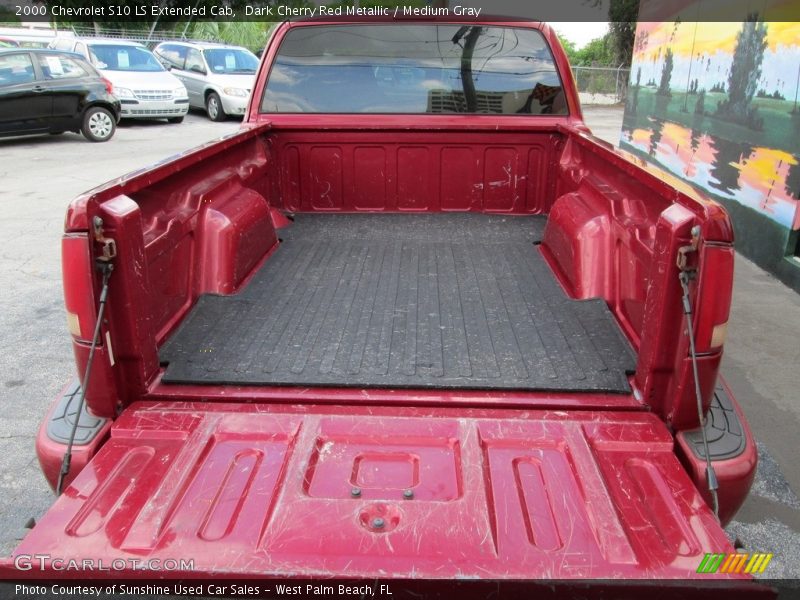 Dark Cherry Red Metallic / Medium Gray 2000 Chevrolet S10 LS Extended Cab