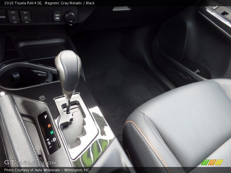 Magnetic Gray Metallic / Black 2016 Toyota RAV4 SE