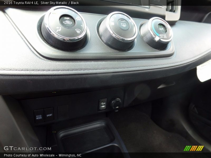 Silver Sky Metallic / Black 2016 Toyota RAV4 LE