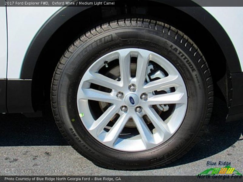 Oxford White / Medium Light Camel 2017 Ford Explorer FWD