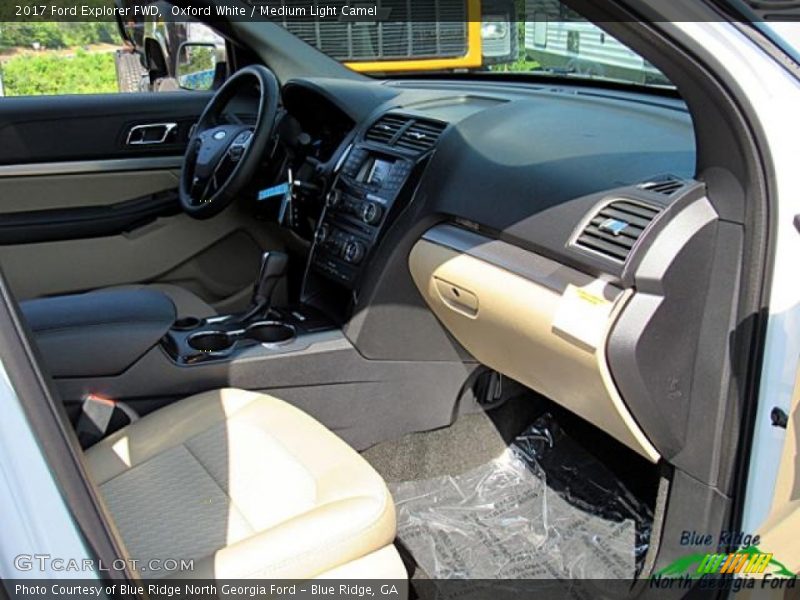 Oxford White / Medium Light Camel 2017 Ford Explorer FWD