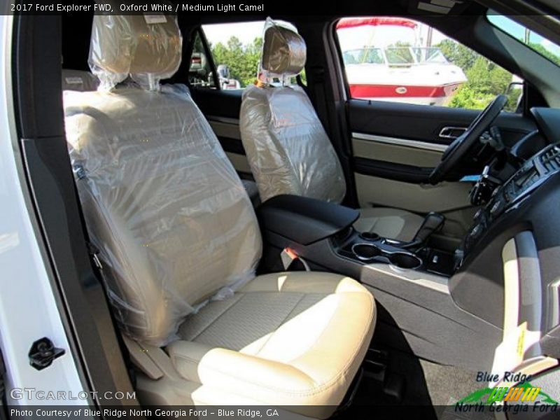 Oxford White / Medium Light Camel 2017 Ford Explorer FWD
