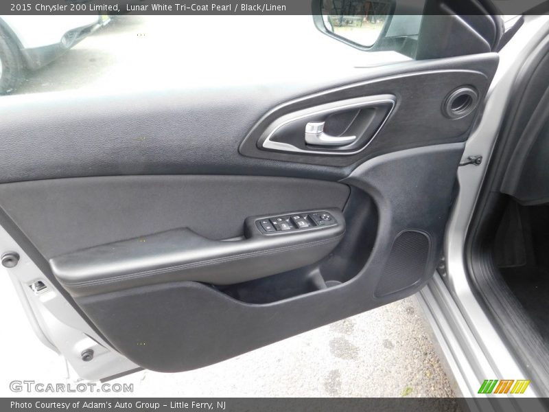 Lunar White Tri-Coat Pearl / Black/Linen 2015 Chrysler 200 Limited