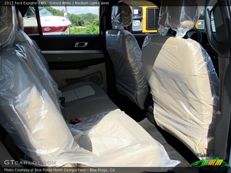 Oxford White / Medium Light Camel 2017 Ford Explorer FWD