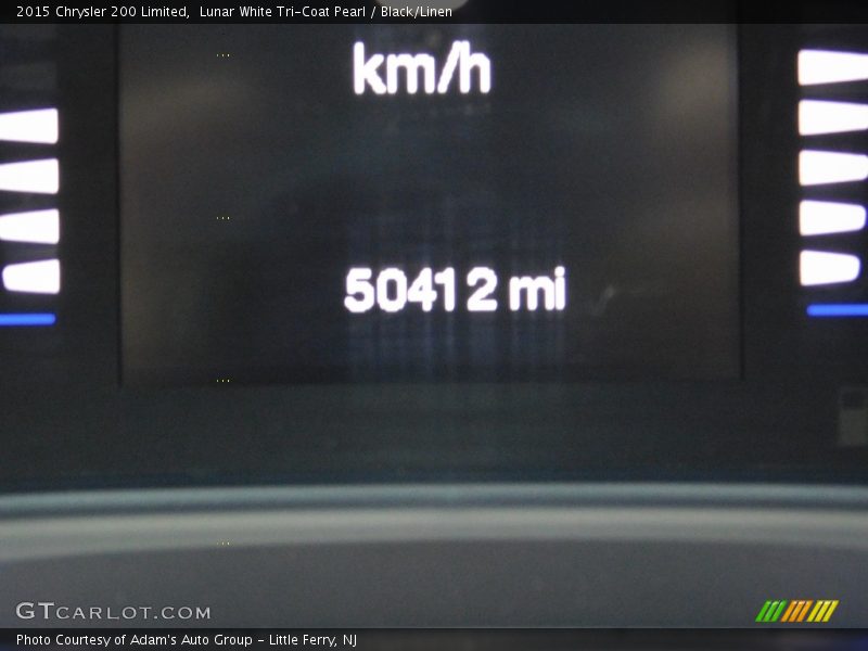 Lunar White Tri-Coat Pearl / Black/Linen 2015 Chrysler 200 Limited