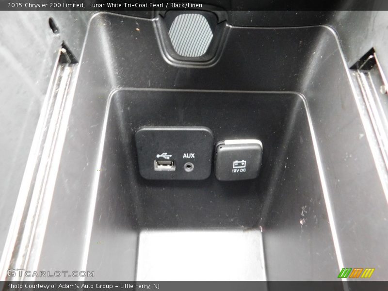 Lunar White Tri-Coat Pearl / Black/Linen 2015 Chrysler 200 Limited