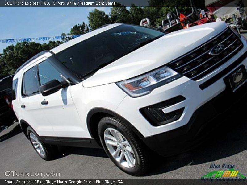 Oxford White / Medium Light Camel 2017 Ford Explorer FWD