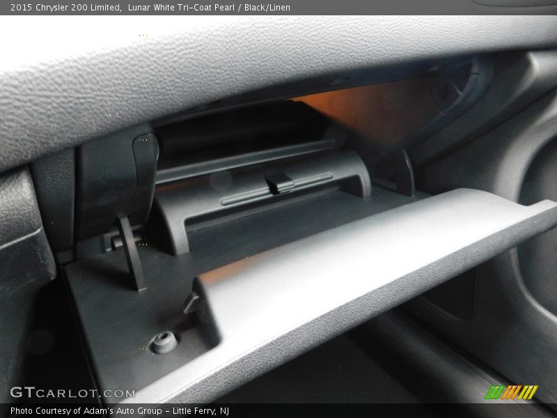 Lunar White Tri-Coat Pearl / Black/Linen 2015 Chrysler 200 Limited