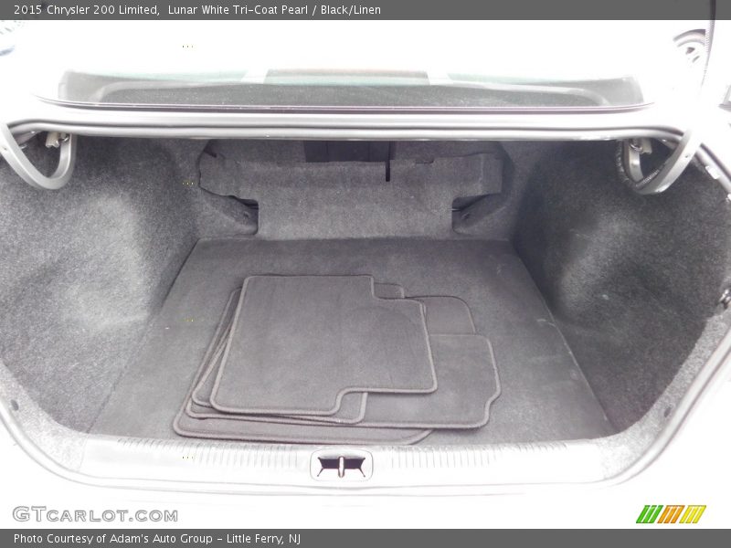 Lunar White Tri-Coat Pearl / Black/Linen 2015 Chrysler 200 Limited