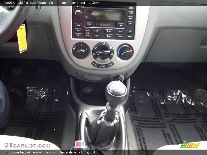Champagne Beige Metallic / Grey 2006 Suzuki Forenza Sedan