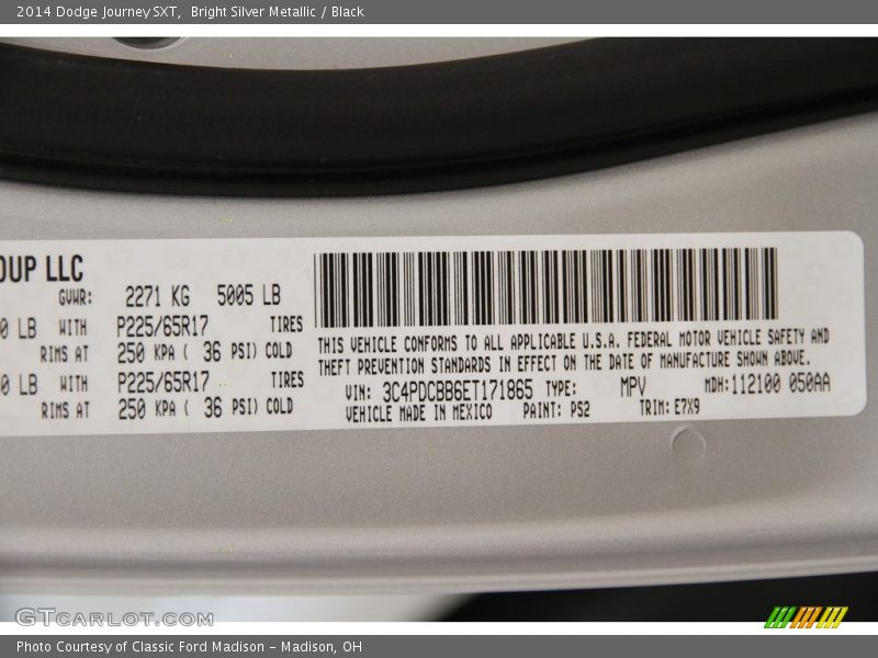 Bright Silver Metallic / Black 2014 Dodge Journey SXT