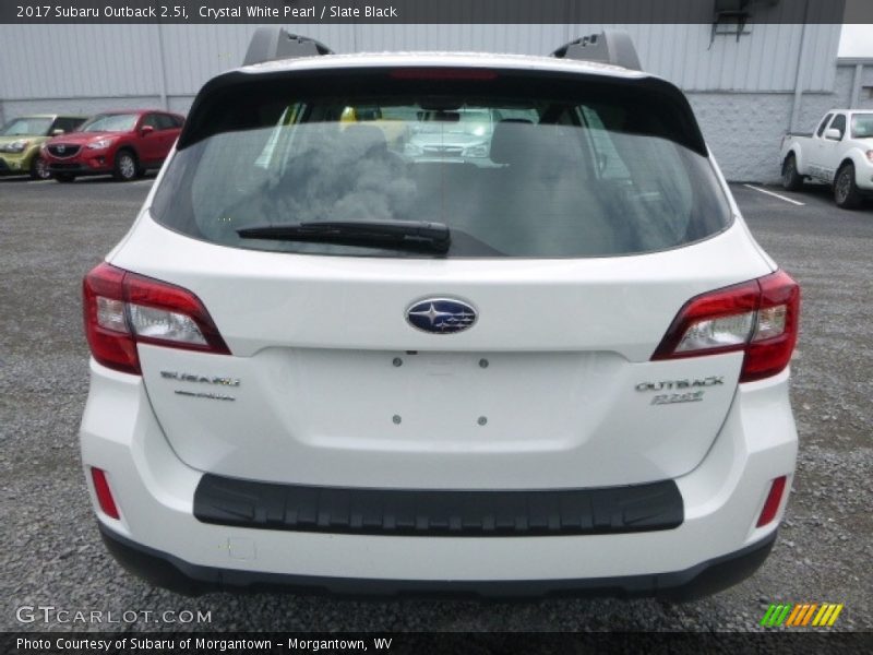 Crystal White Pearl / Slate Black 2017 Subaru Outback 2.5i
