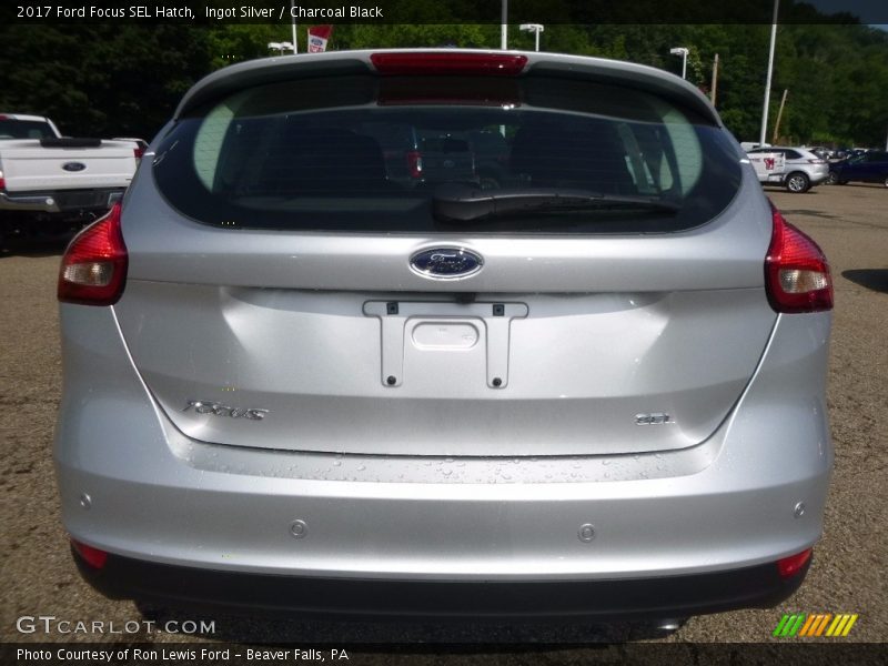 Ingot Silver / Charcoal Black 2017 Ford Focus SEL Hatch