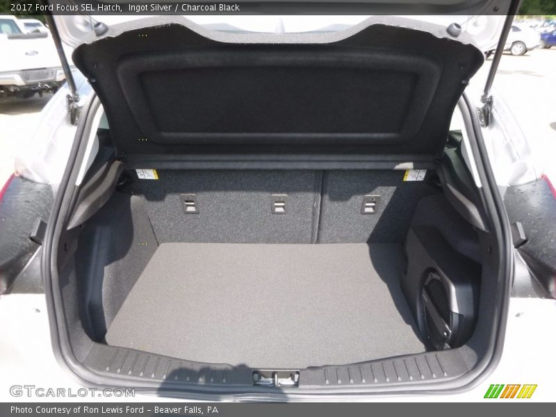 Ingot Silver / Charcoal Black 2017 Ford Focus SEL Hatch
