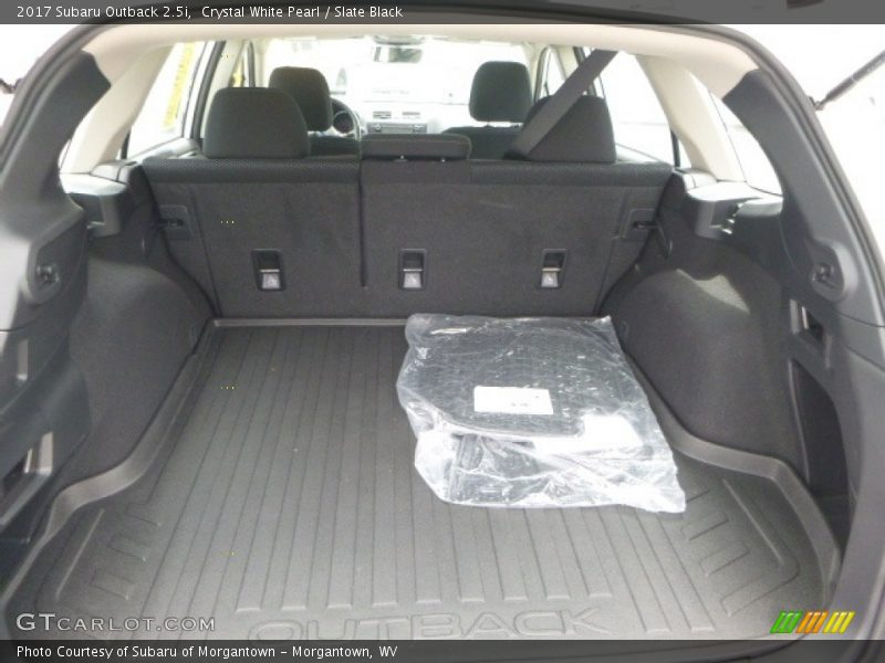 Crystal White Pearl / Slate Black 2017 Subaru Outback 2.5i