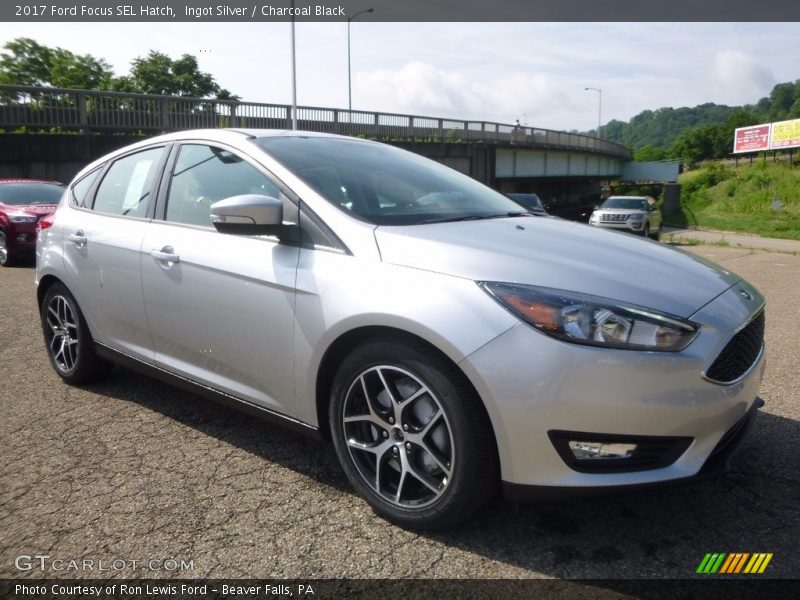 Ingot Silver / Charcoal Black 2017 Ford Focus SEL Hatch