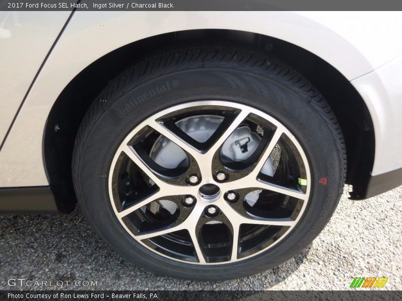 Ingot Silver / Charcoal Black 2017 Ford Focus SEL Hatch