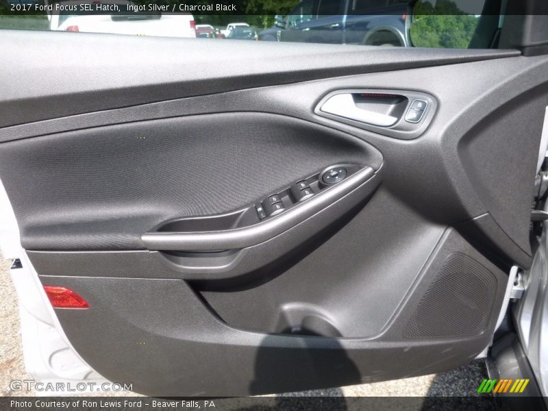 Ingot Silver / Charcoal Black 2017 Ford Focus SEL Hatch