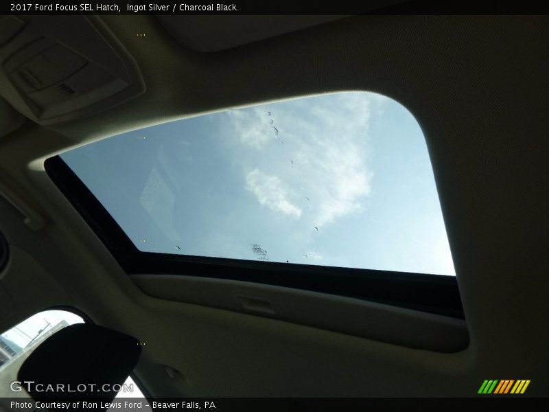 Ingot Silver / Charcoal Black 2017 Ford Focus SEL Hatch
