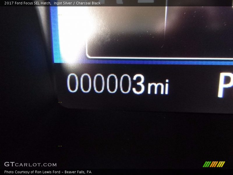 Ingot Silver / Charcoal Black 2017 Ford Focus SEL Hatch