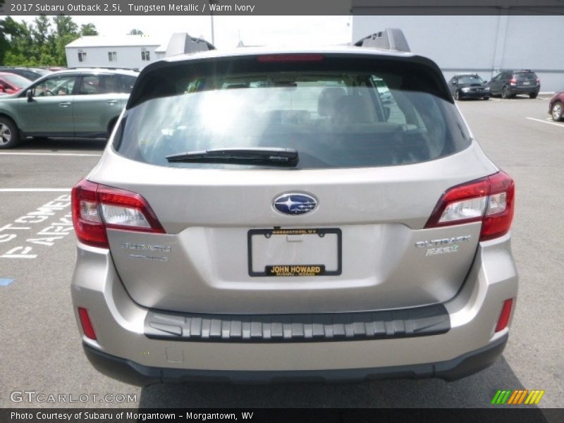 Tungsten Metallic / Warm Ivory 2017 Subaru Outback 2.5i