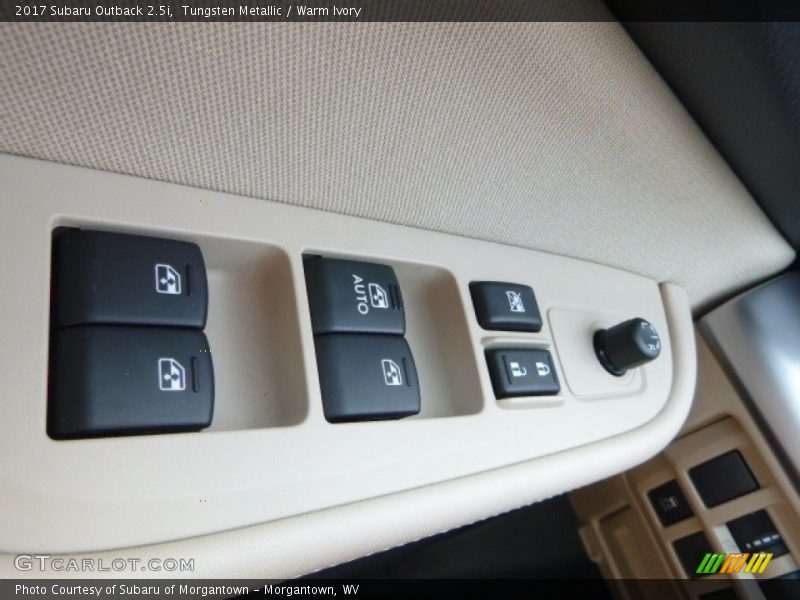 Tungsten Metallic / Warm Ivory 2017 Subaru Outback 2.5i