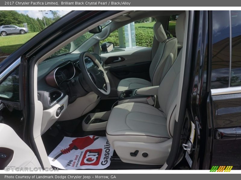Brilliant Black Crystal Pearl / Black/Alloy 2017 Chrysler Pacifica Limited