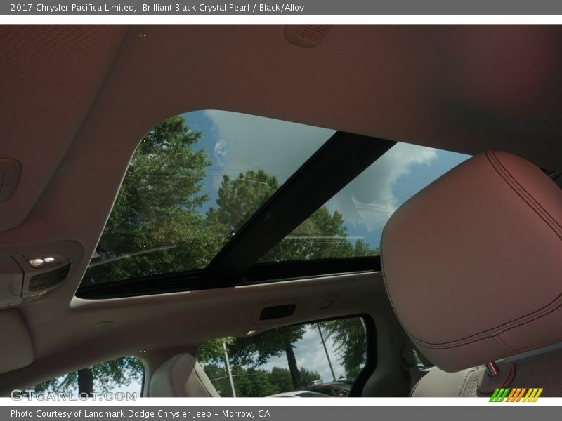 Brilliant Black Crystal Pearl / Black/Alloy 2017 Chrysler Pacifica Limited