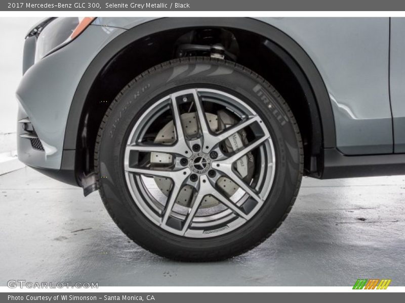 Selenite Grey Metallic / Black 2017 Mercedes-Benz GLC 300