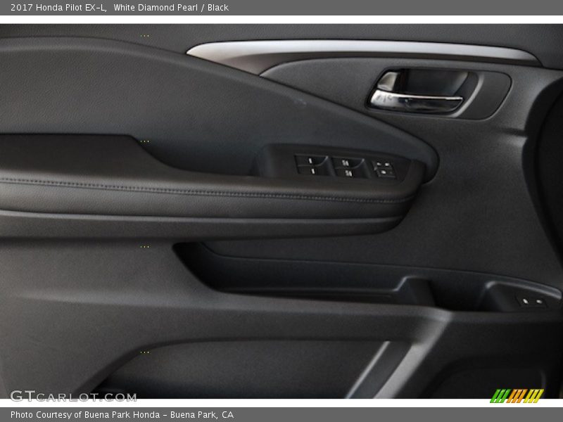 White Diamond Pearl / Black 2017 Honda Pilot EX-L