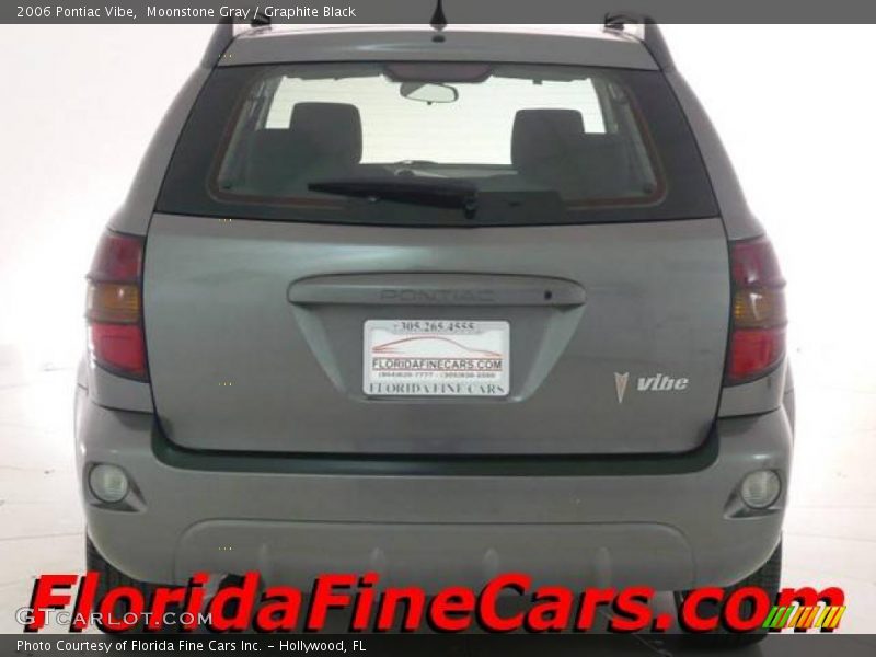 Moonstone Gray / Graphite Black 2006 Pontiac Vibe