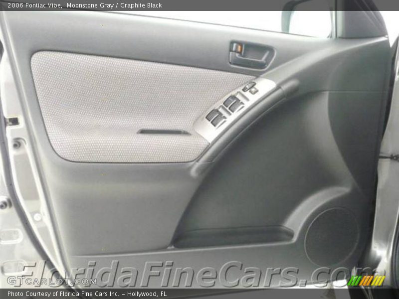 Moonstone Gray / Graphite Black 2006 Pontiac Vibe
