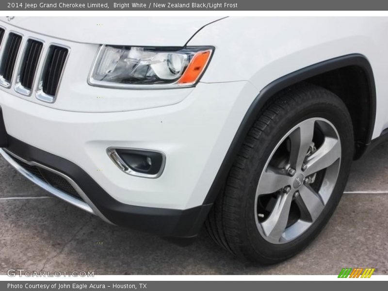Bright White / New Zealand Black/Light Frost 2014 Jeep Grand Cherokee Limited