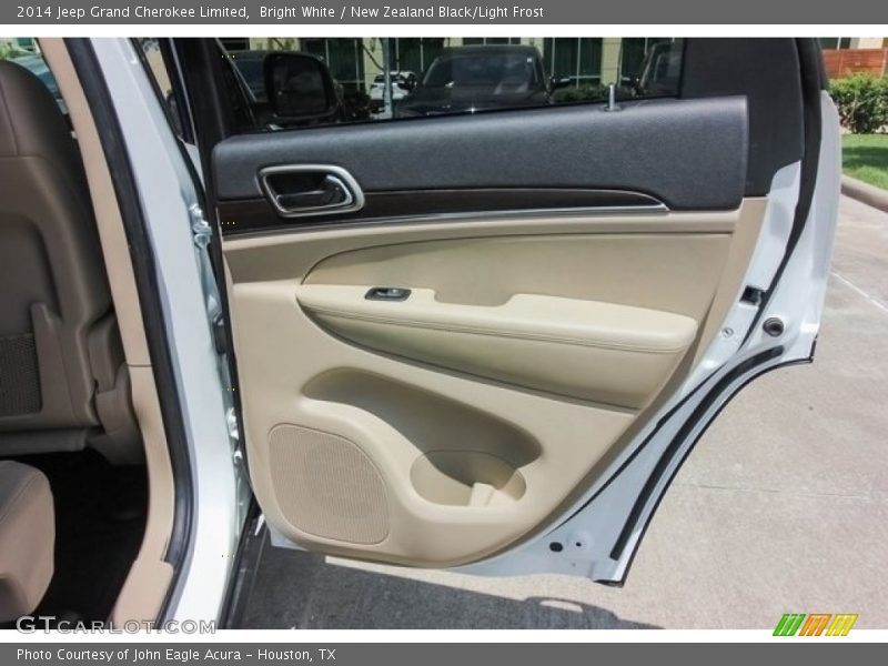 Bright White / New Zealand Black/Light Frost 2014 Jeep Grand Cherokee Limited