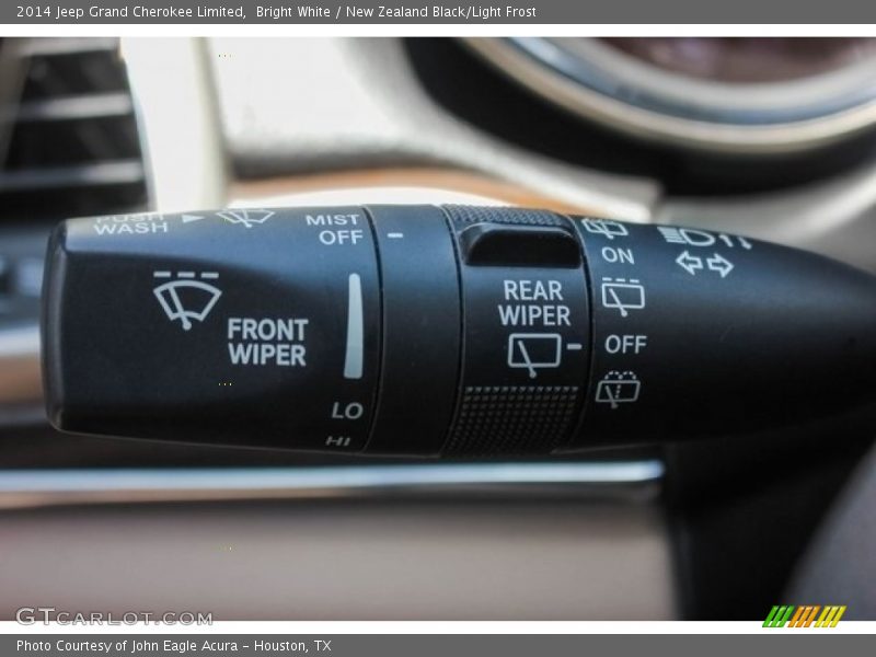 Bright White / New Zealand Black/Light Frost 2014 Jeep Grand Cherokee Limited