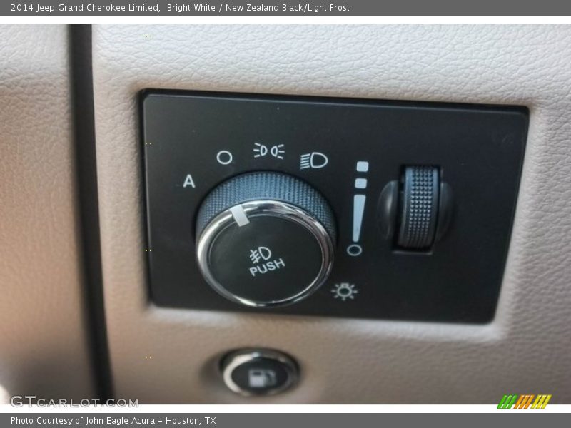 Bright White / New Zealand Black/Light Frost 2014 Jeep Grand Cherokee Limited