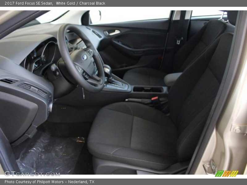 White Gold / Charcoal Black 2017 Ford Focus SE Sedan